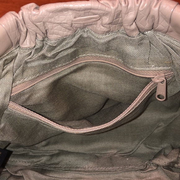 VINTAGE Leather Clutch Champagne Beige Hinge Closure EUC Soft Croc Embossed ❤️ - Picture 8 of 13